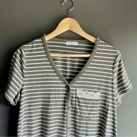 Women Striped Button Down Night Gown with Lace Accent Pocket Size M Nightshirt - Picture 3 of 6